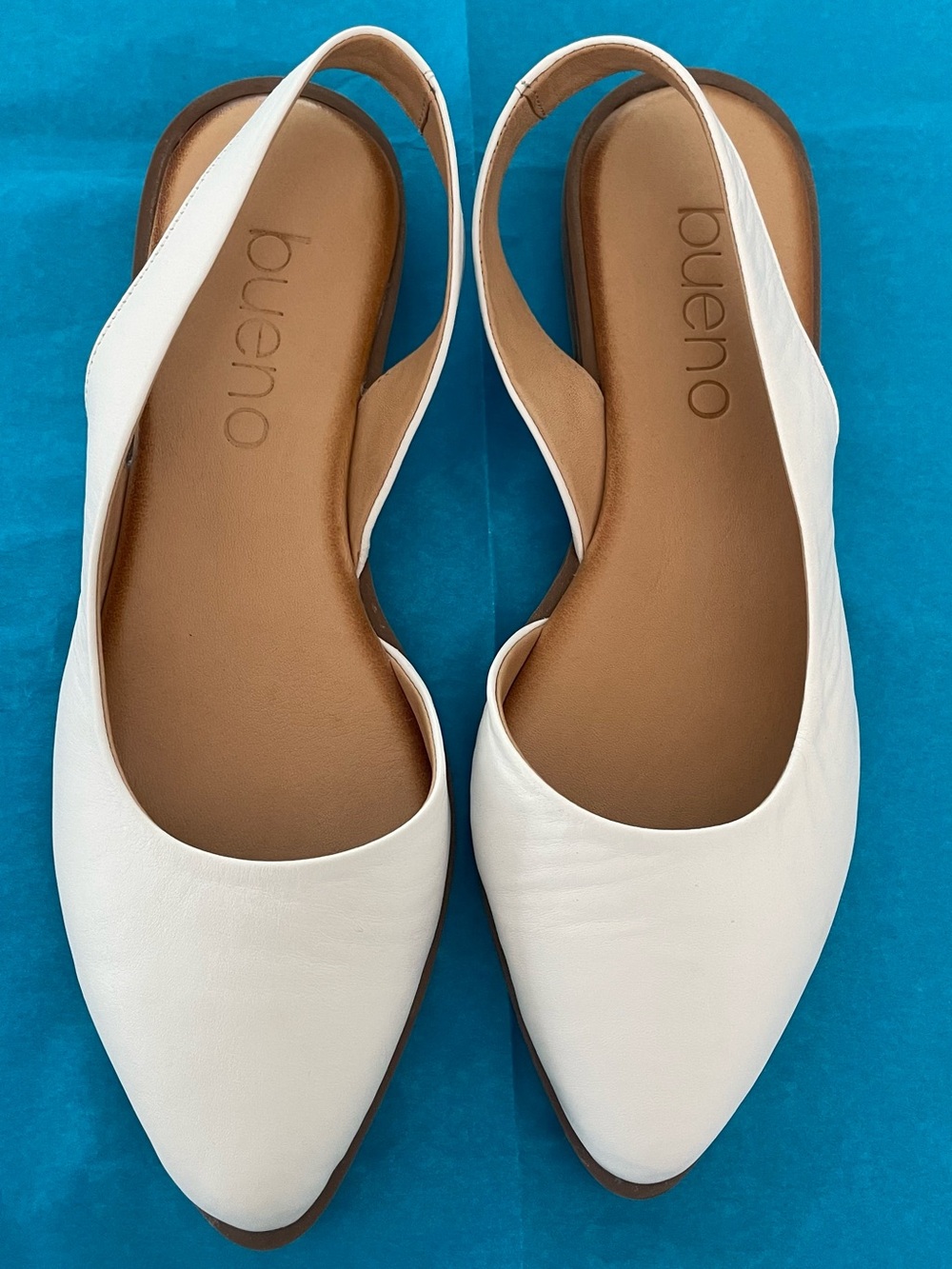 Bueno White Pointed Toe Slingback Flats
